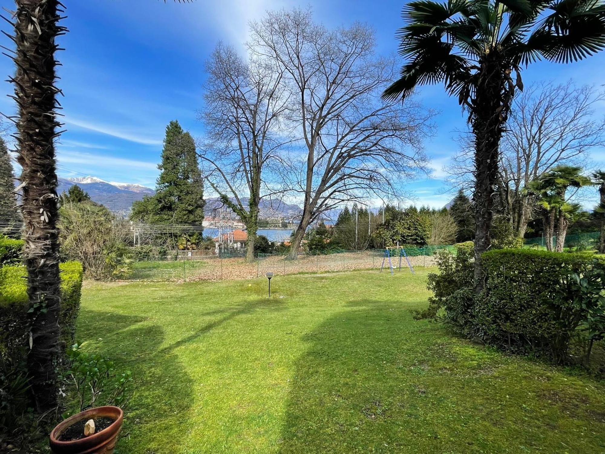 Lovingstresa3 Giardino Del Lago Exteriér fotografie